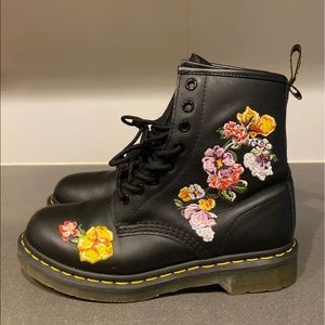 Dr. Martens 1460 Vonda size 7